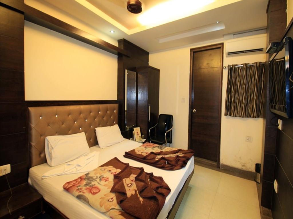 Adb Rooms Hotel Chander Palace New Delhi Exterior photo